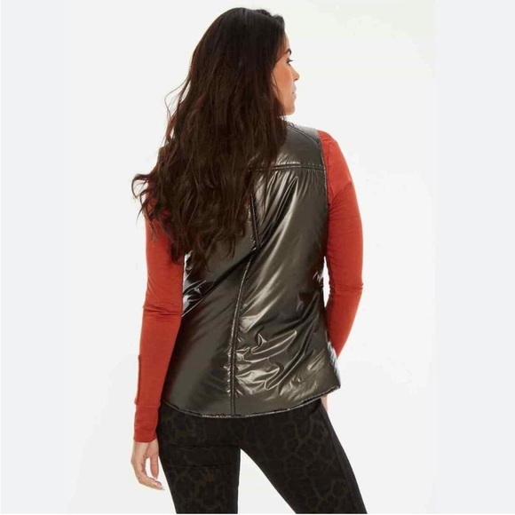 Anatomie Aarthi Lightweight Reversable Vest - Picture 3 of 11
